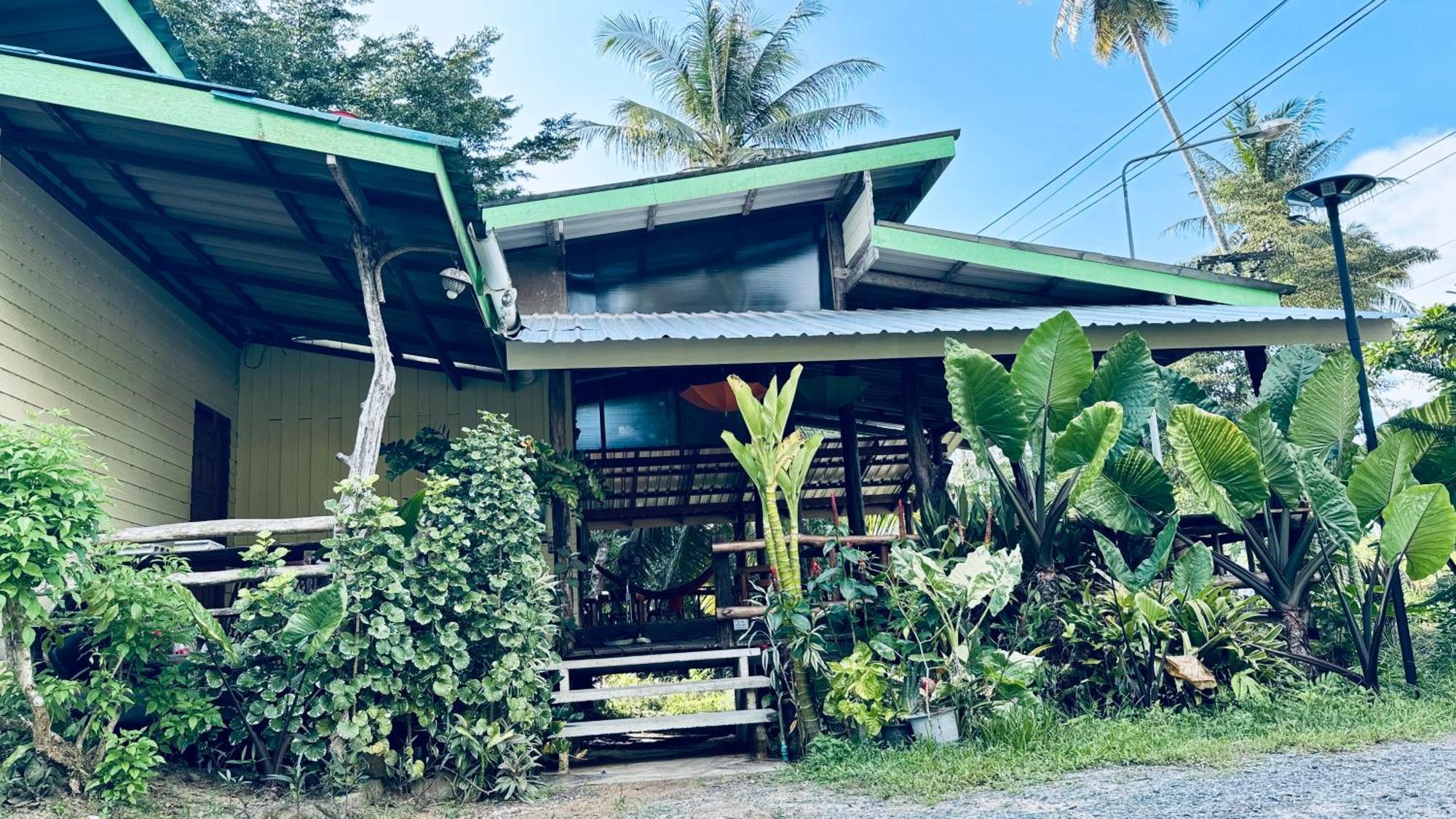 Suan Maprao Ko Kut Resort Exterior photo