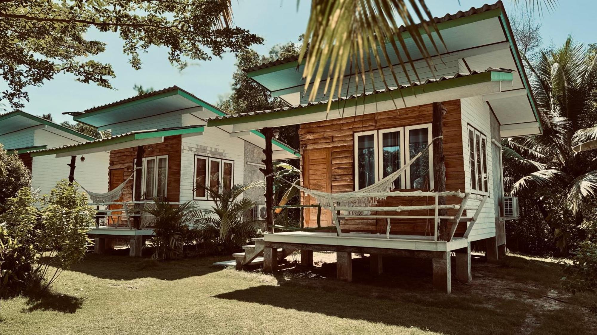 Suan Maprao Ko Kut Resort Exterior photo